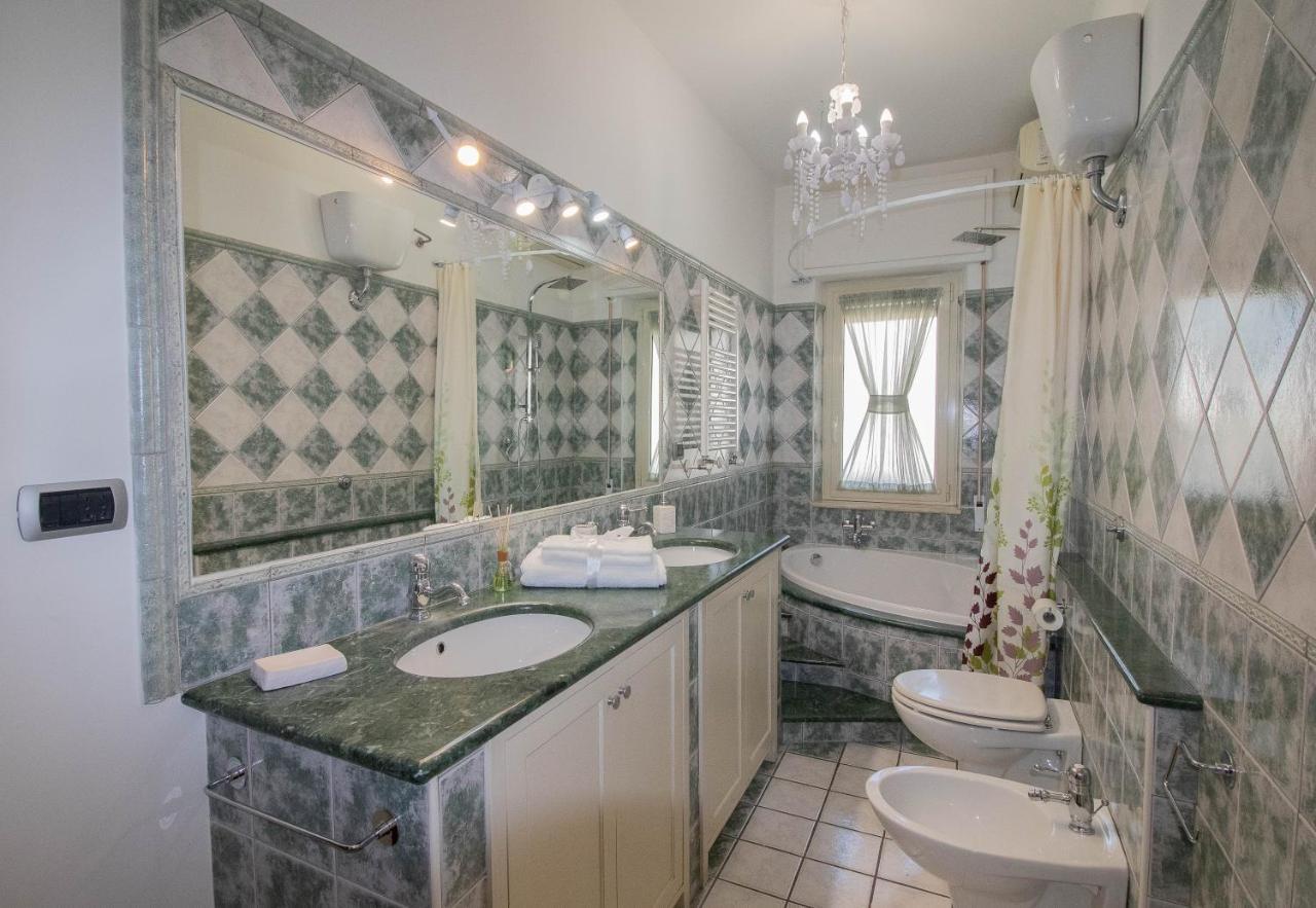 La Casa Di Adele Cagliari B&B Kültér fotó